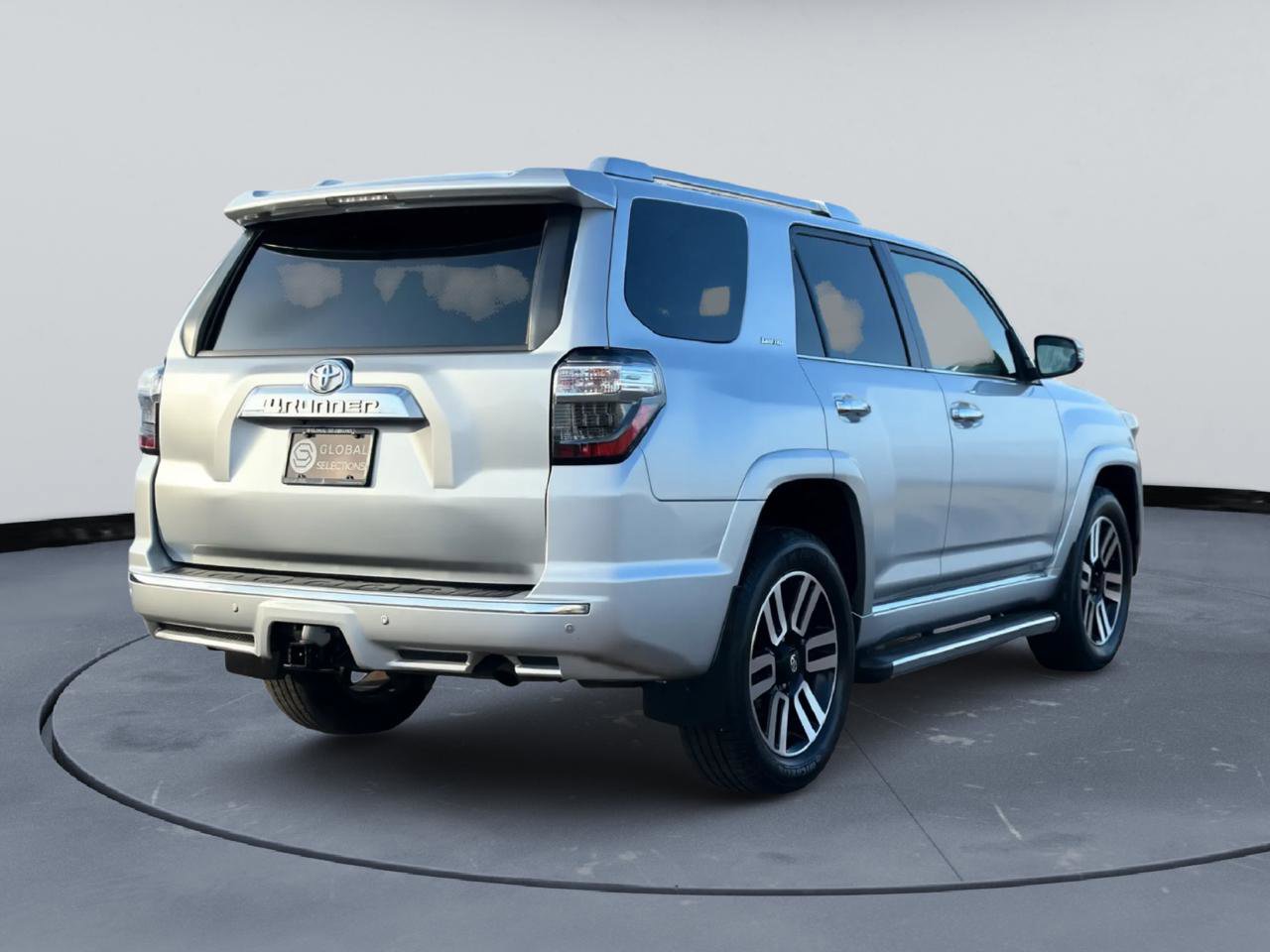 Used 2015 Toyota 4Runner Limited image 8