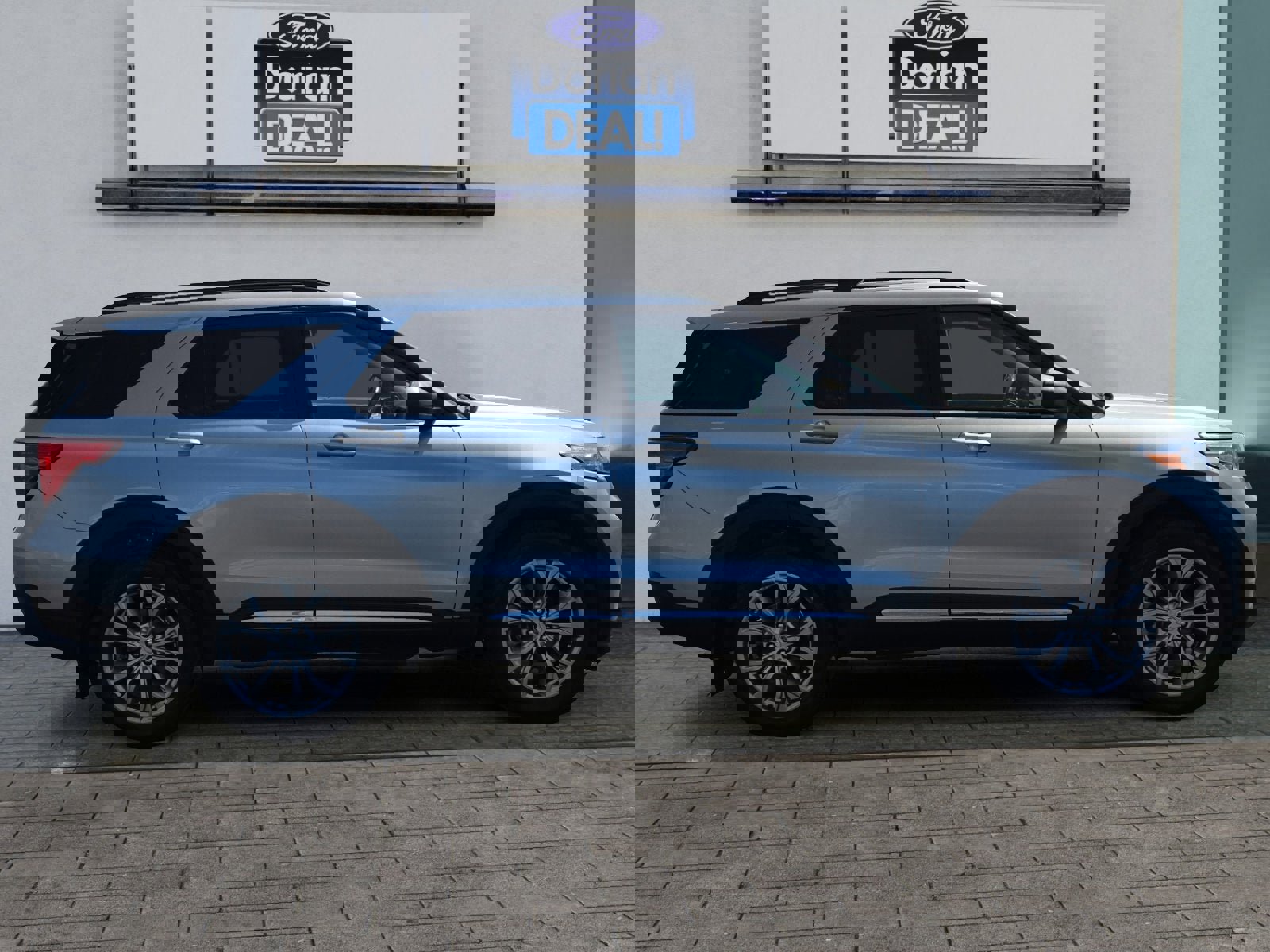 Used 2023 Ford Explorer XLT w/ Equipment Group 202A image 2