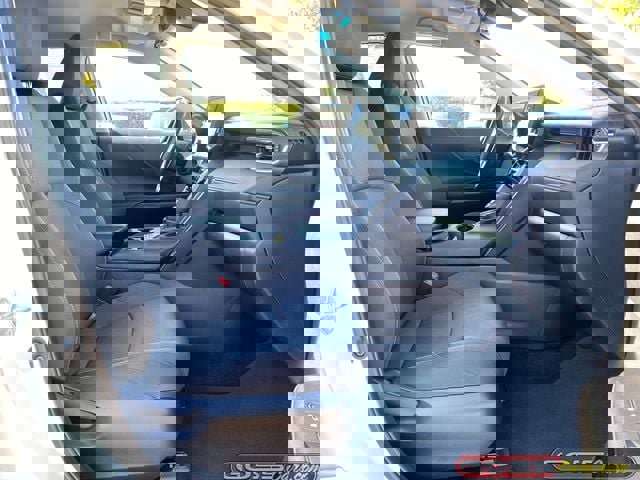 Used 2022 Toyota Venza LE image 6