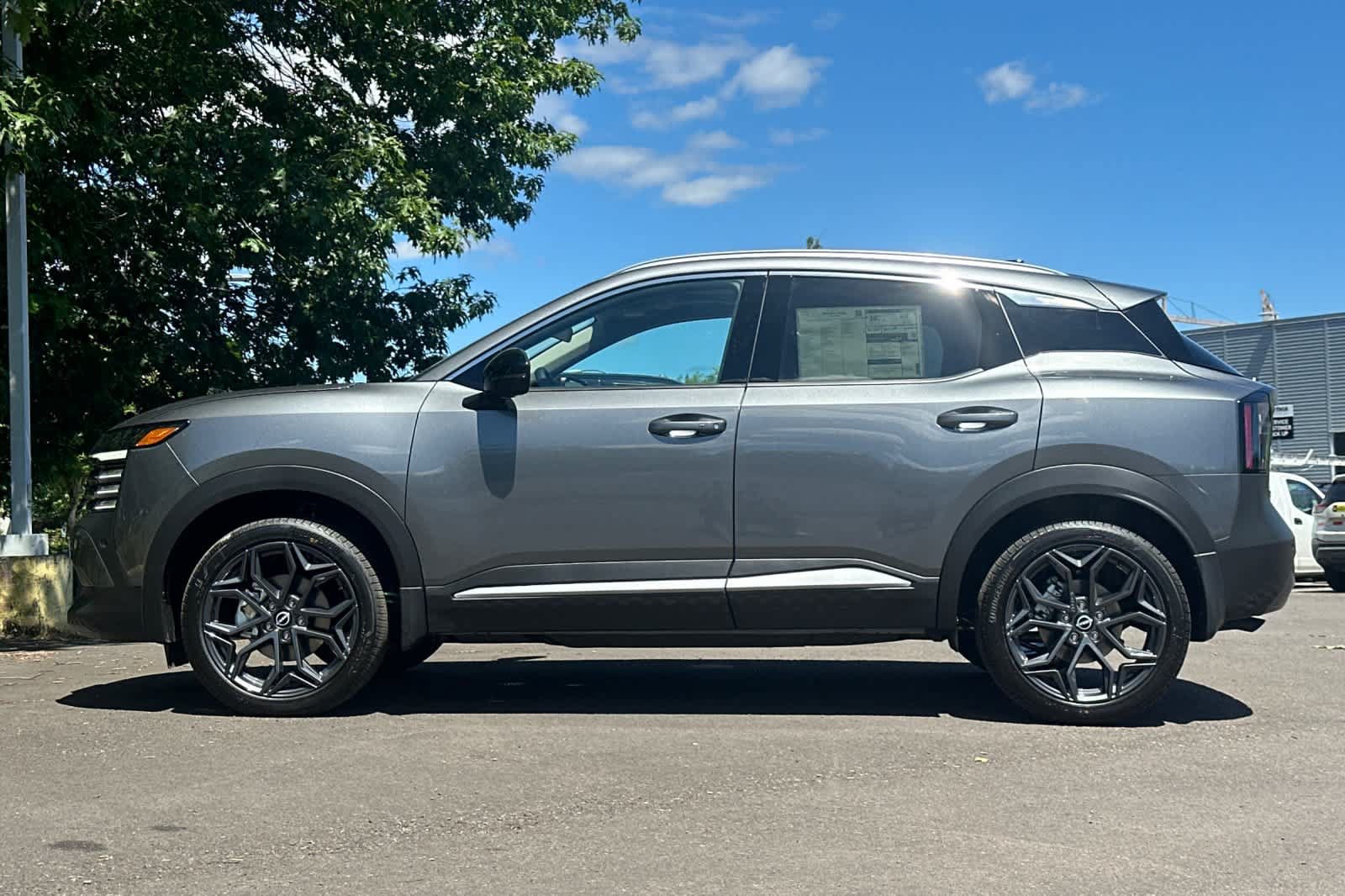 New 2026 Nissan Kicks SR AWD/4WD image 5
