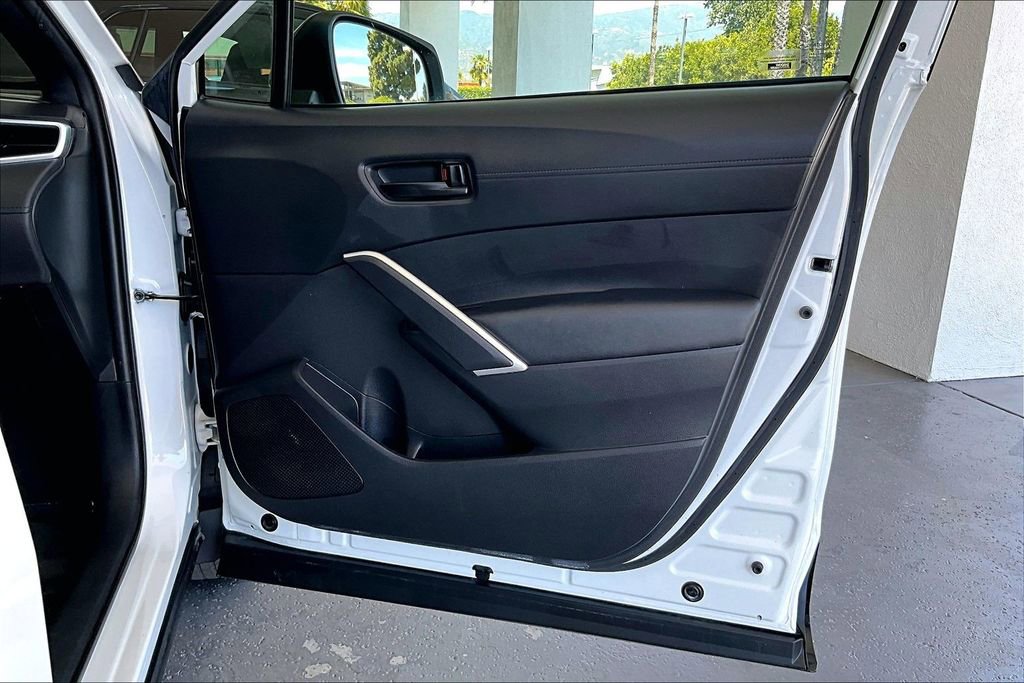 Used 2023 Toyota Corolla Cross AWD Hybrid image 28