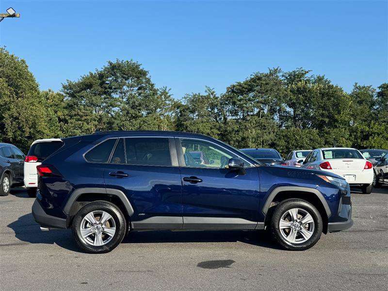 Used 2022 Toyota RAV4 XLE image 3
