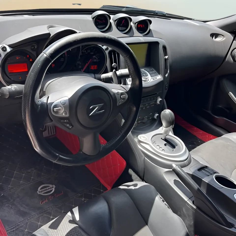 Used 2014 Nissan 370Z Touring w/ Sport Package RWD image 28