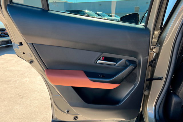 Used 2025 MAZDA CX-50 AWD 2.5 Turbo w/ Premium Pkg image 18