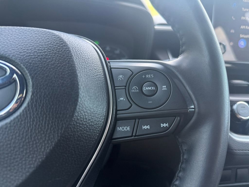 Used 2024 Toyota Corolla Cross SE image 24