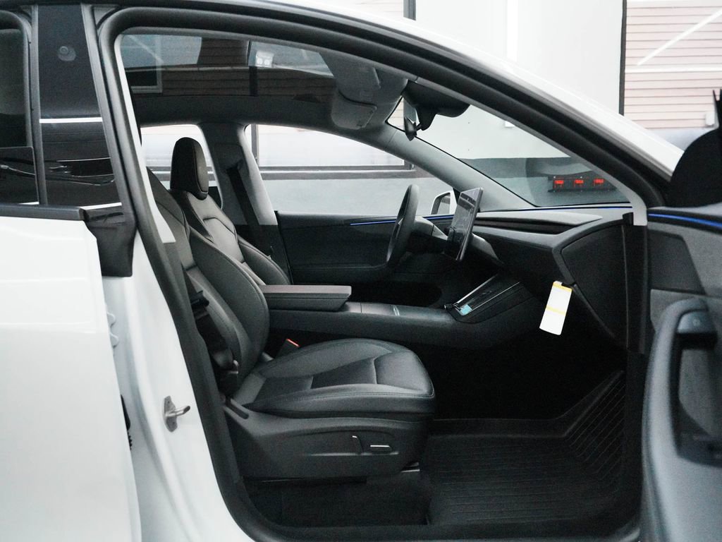 Used 2026 Tesla Model Y Long Range image 27
