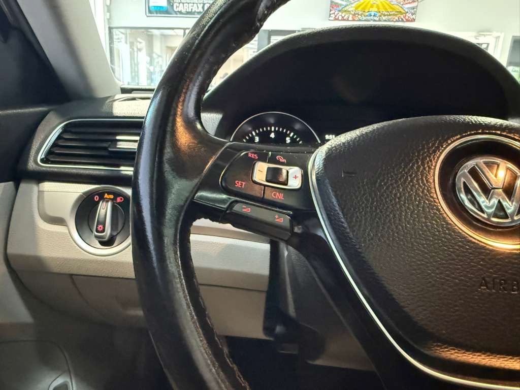 Used 2019 Volkswagen Passat 2.0T Wolfsburg FWD image 11
