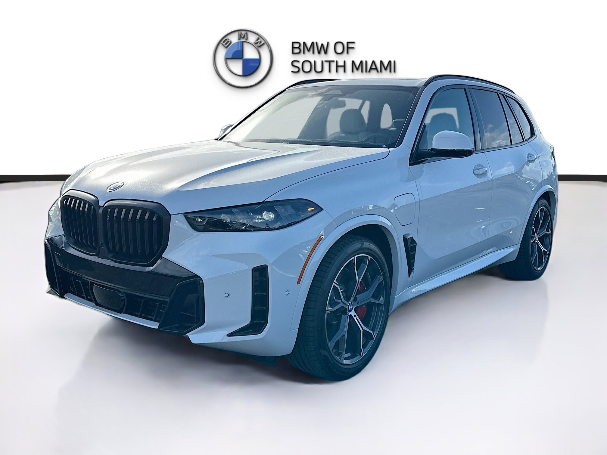 New 2026 BMW X5 xDrive50e w/ M Sport Package image 3