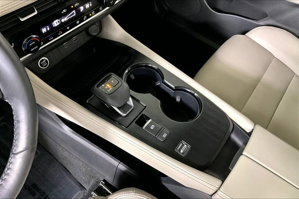 Used 2023 Nissan Rogue SL w/ SL Premium Package image 17