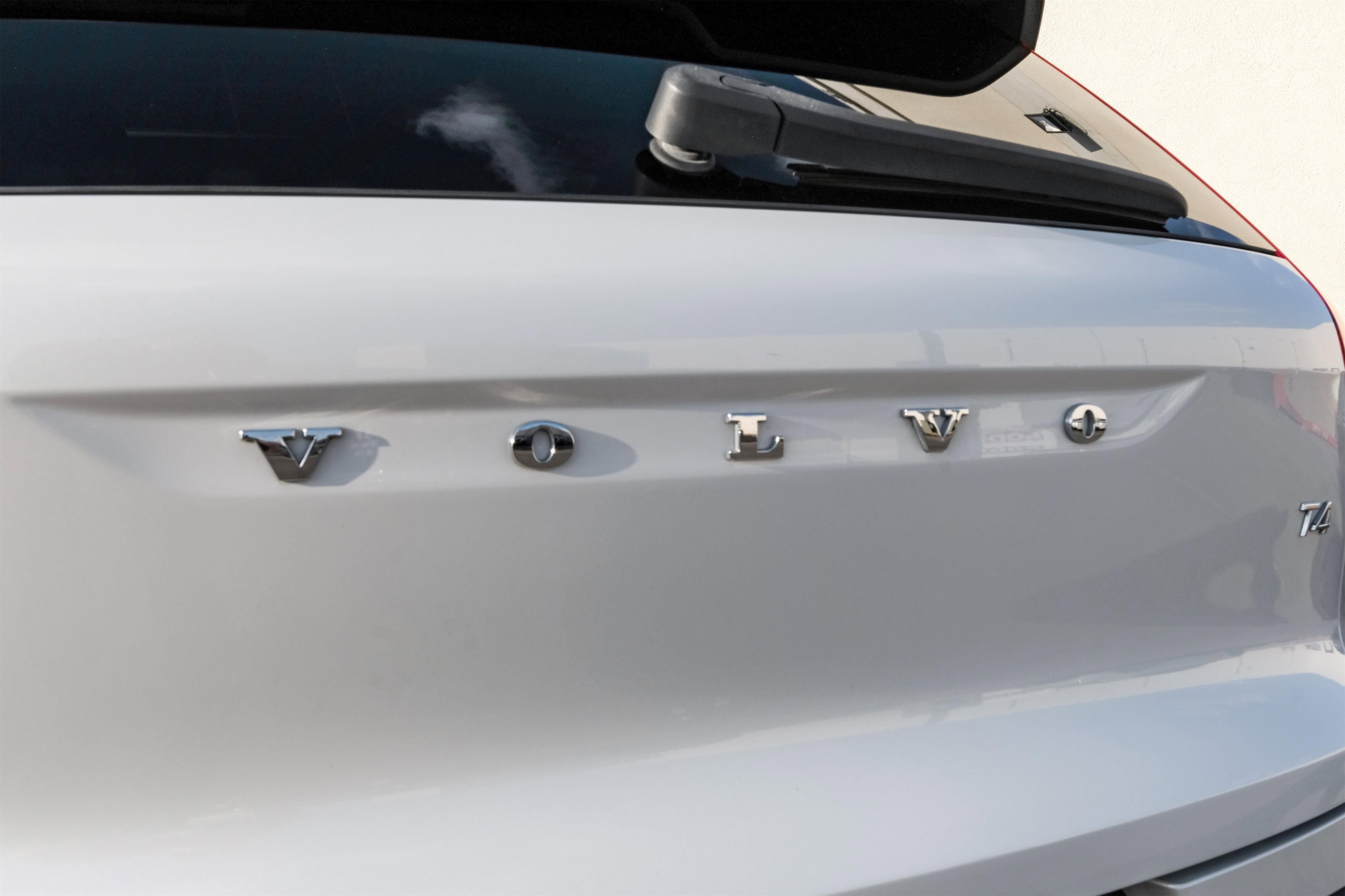 Used 2021 Volvo XC40 T4 R-Design image 54