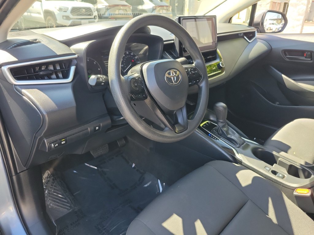 Used 2025 Toyota Corolla LE w/ LE Premium Package FWD image 19
