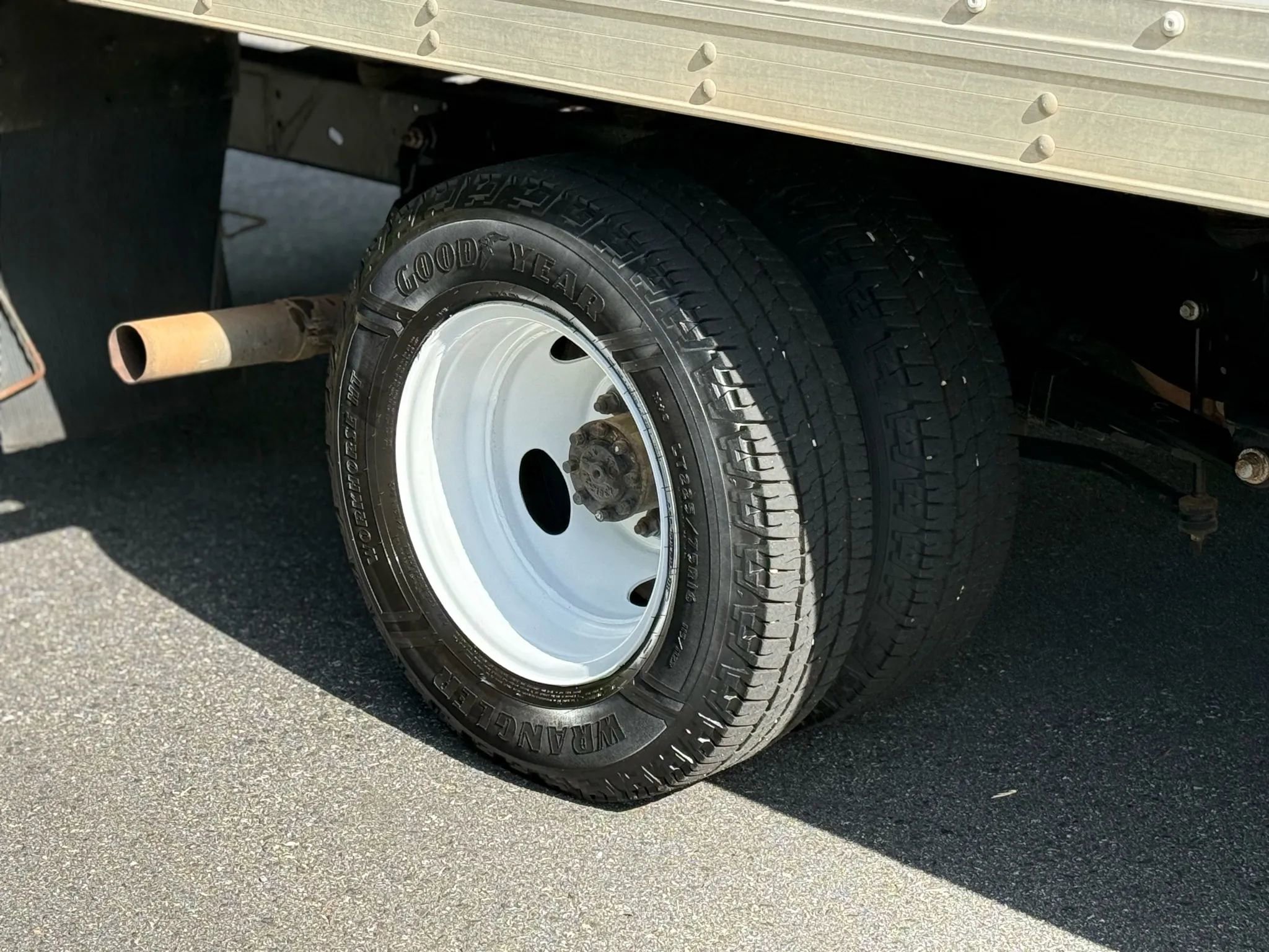 Used 2016 Ford E-350 and Econoline 350 Super Duty image 12