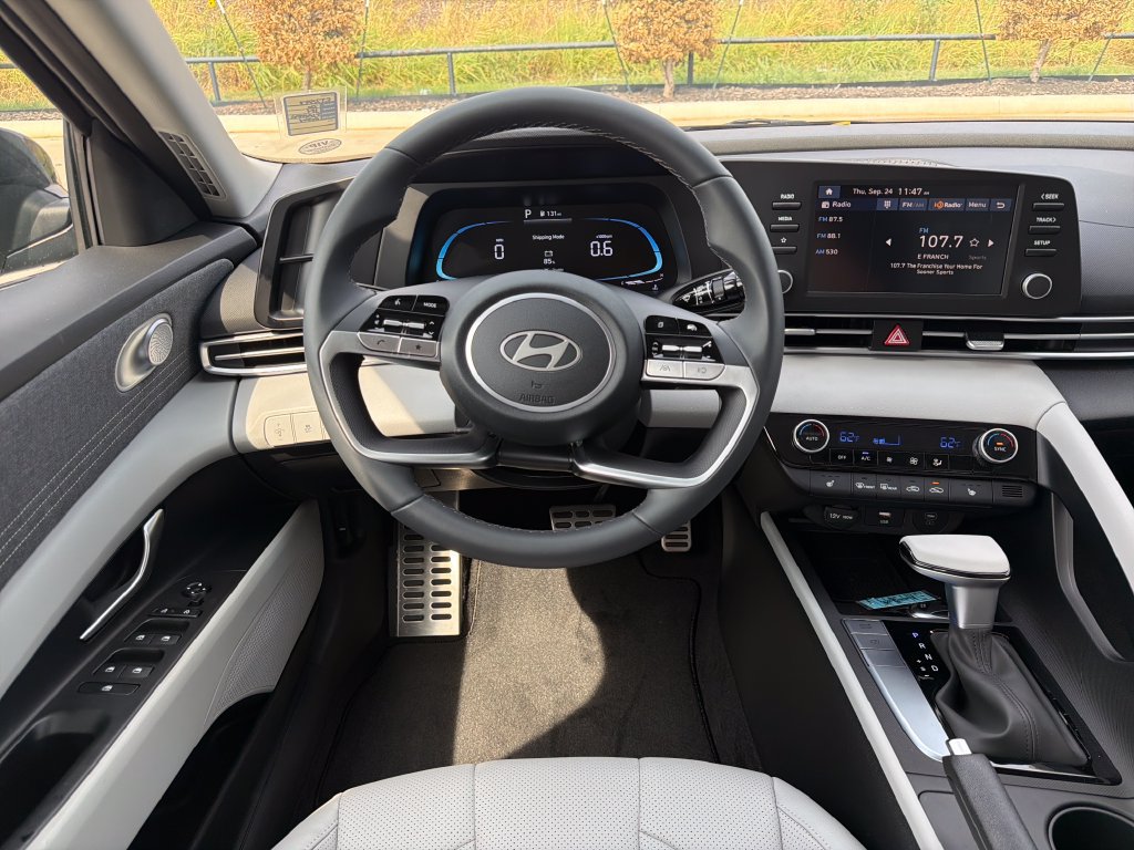 New 2026 Hyundai Elantra SEL Sport FWD image 21