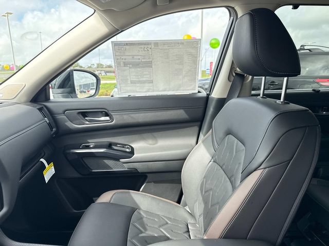 New 2026 Nissan Pathfinder Platinum w/ Cargo Package FWD image 18
