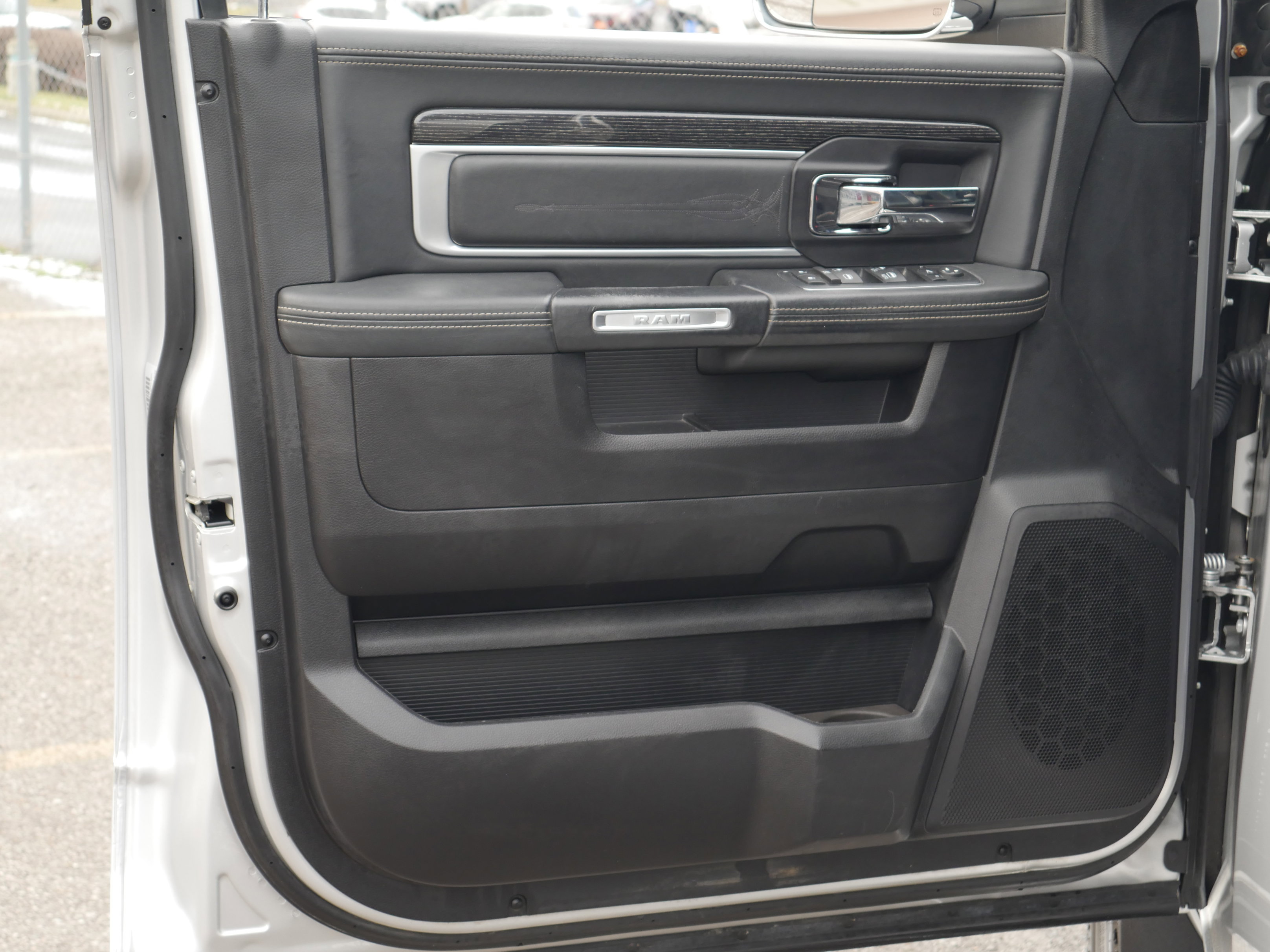 Used 2016 RAM 2500 Limited image 35