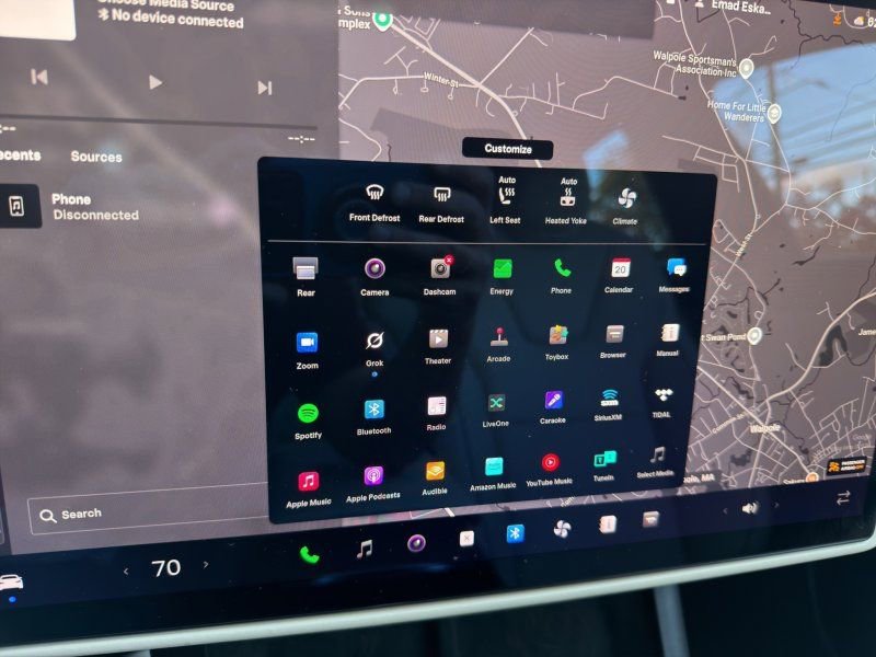 Used 2022 Tesla Model S Plaid image 17