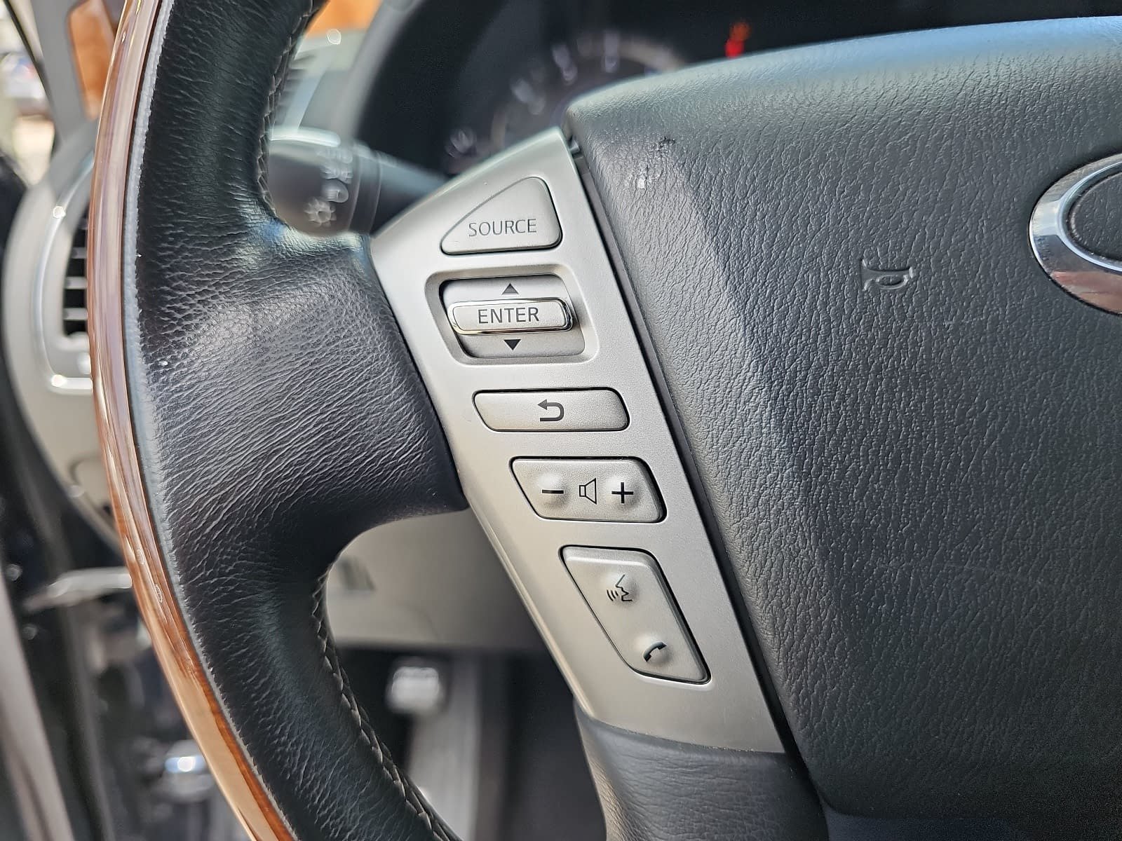Used 2019 INFINITI QX80 Luxe w/ Proassist Package RWD image 16