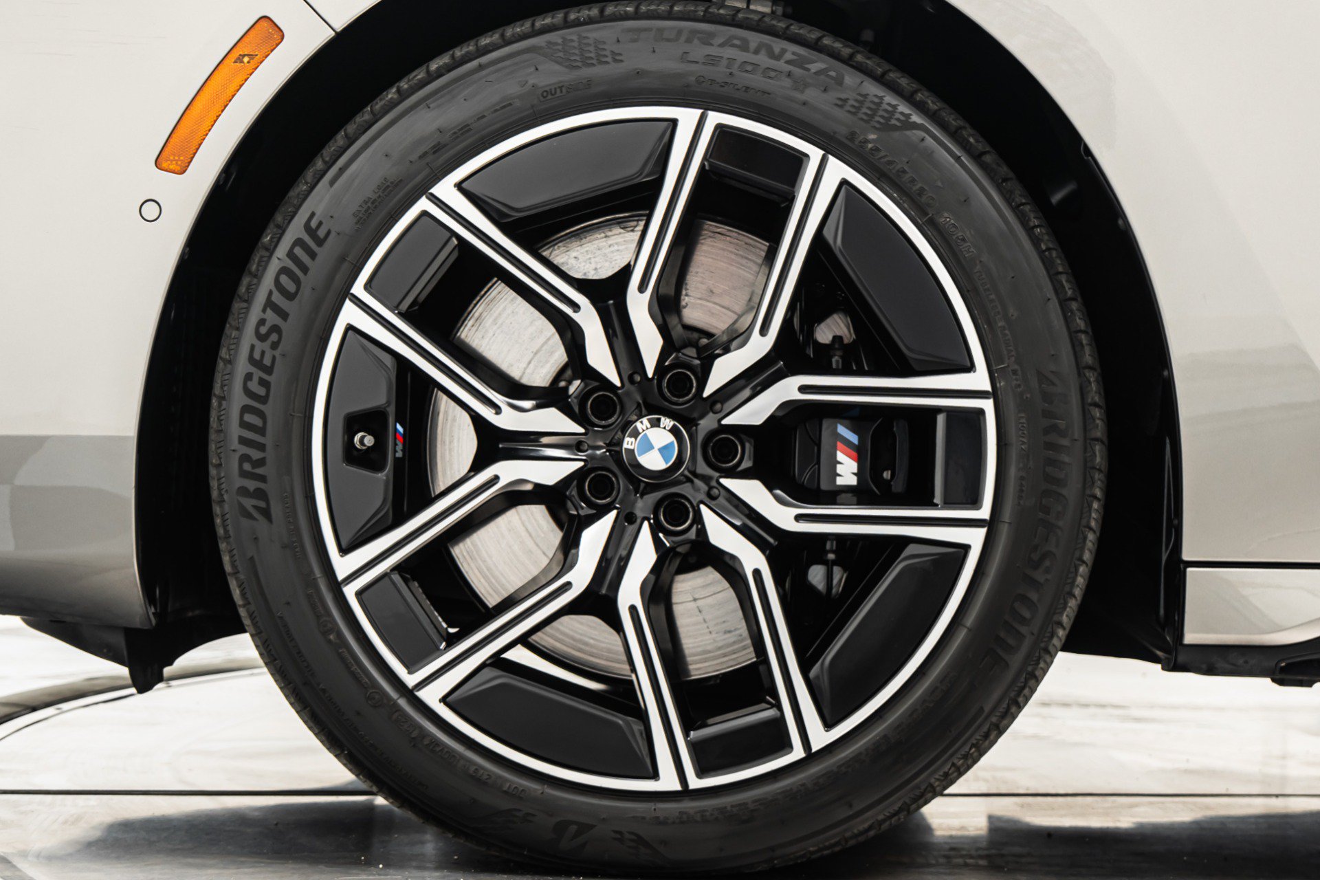 Used 2026 BMW 740i xDrive w/ Premium Package AWD/4WD image 10