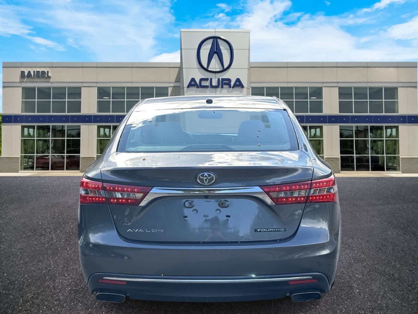 Used 2016 Toyota Avalon Touring FWD image 4