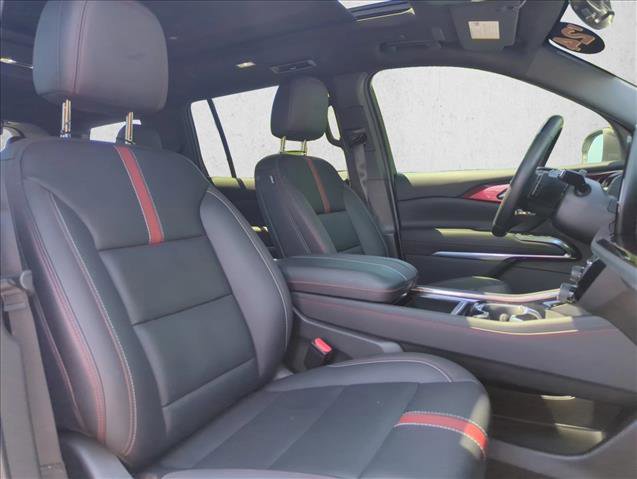 Used 2024 Chevrolet Traverse RS FWD image 26