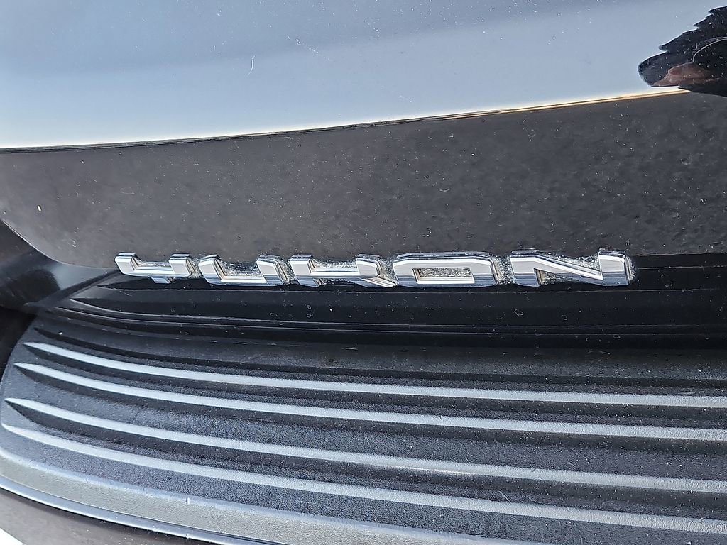 Used 2021 GMC Yukon Denali w/ Denali Ultimate Package image 16