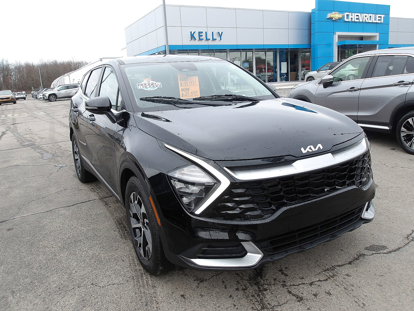 Used 2023 Kia Sportage EX FWD image 1