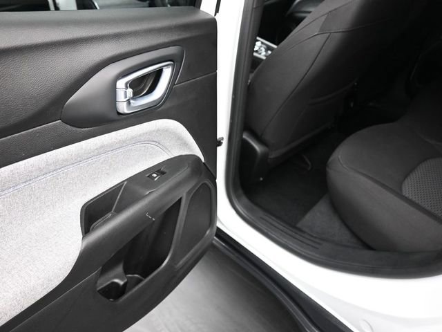 Used 2025 Jeep Compass Sport image 16