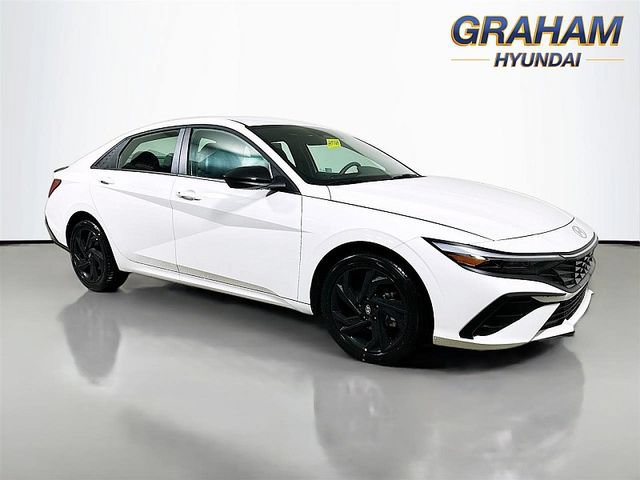 Used 2026 Hyundai Elantra Sport FWD image 1