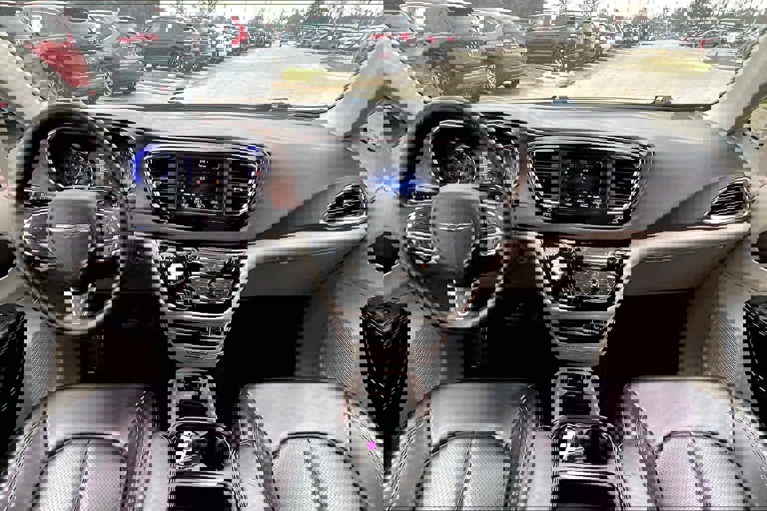 Used 2021 Chrysler Voyager Lxi image 15