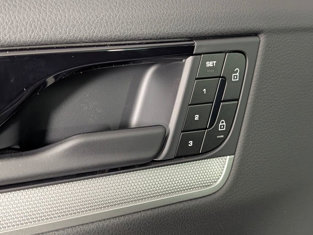 New 2026 Porsche Cayenne Coupe image 26