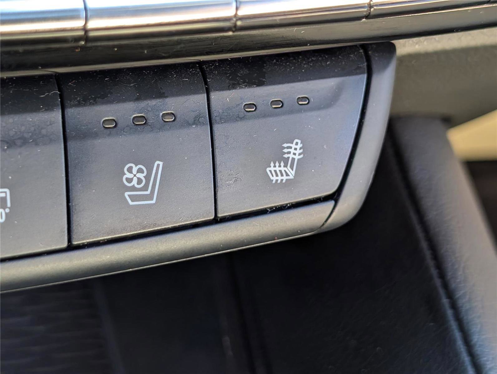 Used 2025 Cadillac CT5 Premium Luxury RWD image 25
