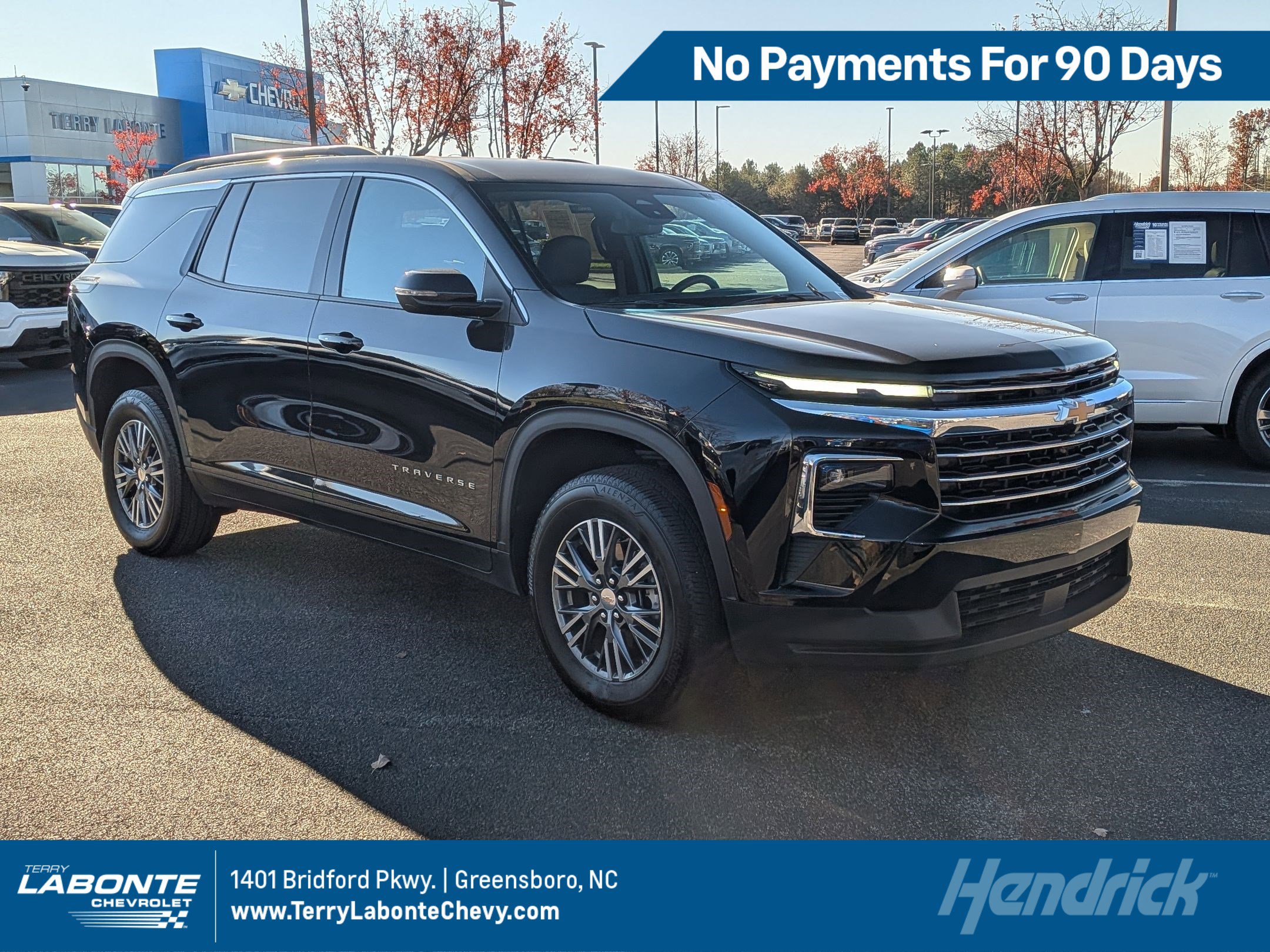 Used 2025 Chevrolet Traverse LT