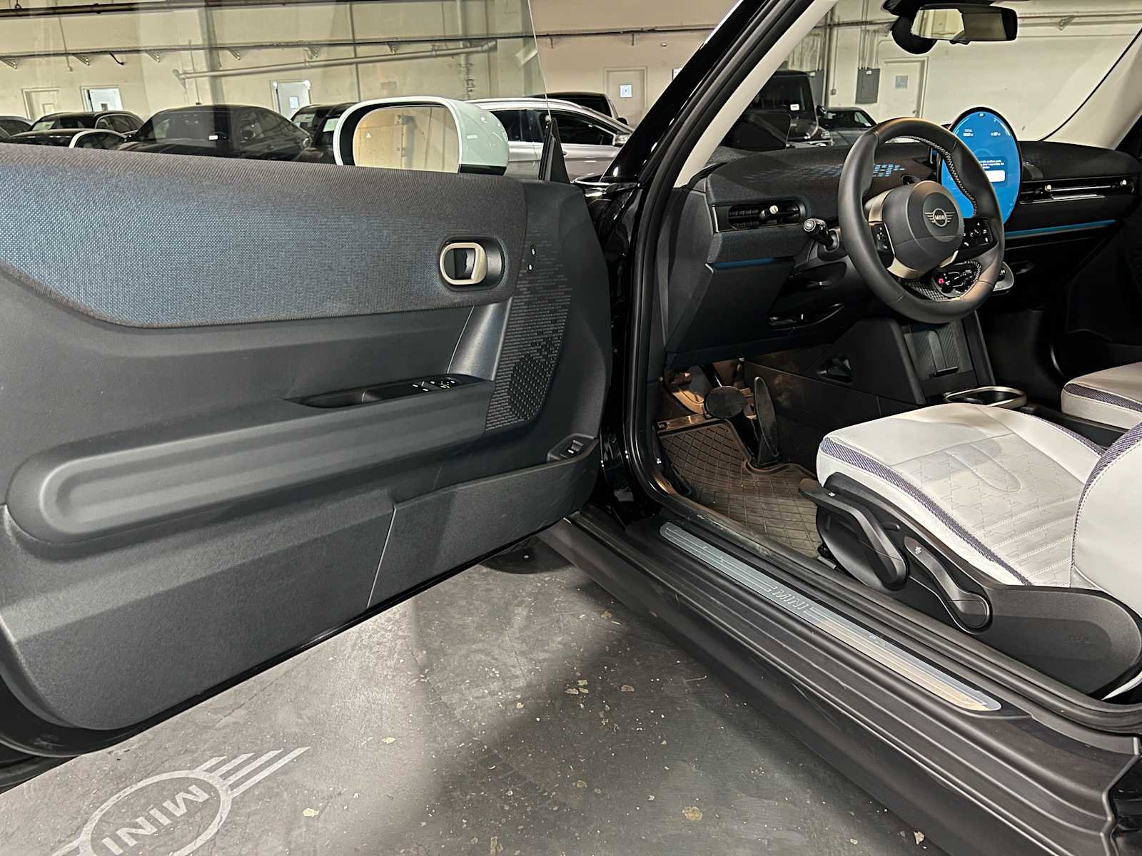 Used 2026 MINI Cooper 2-Door Hardtop FWD image 17
