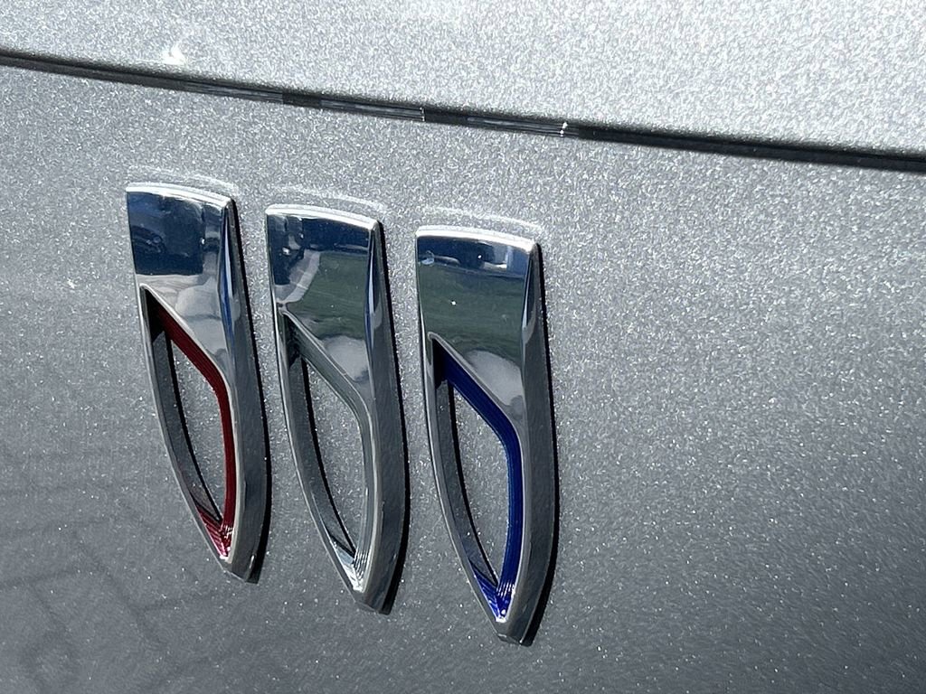 New 2026 Buick Envista Avenir image 9