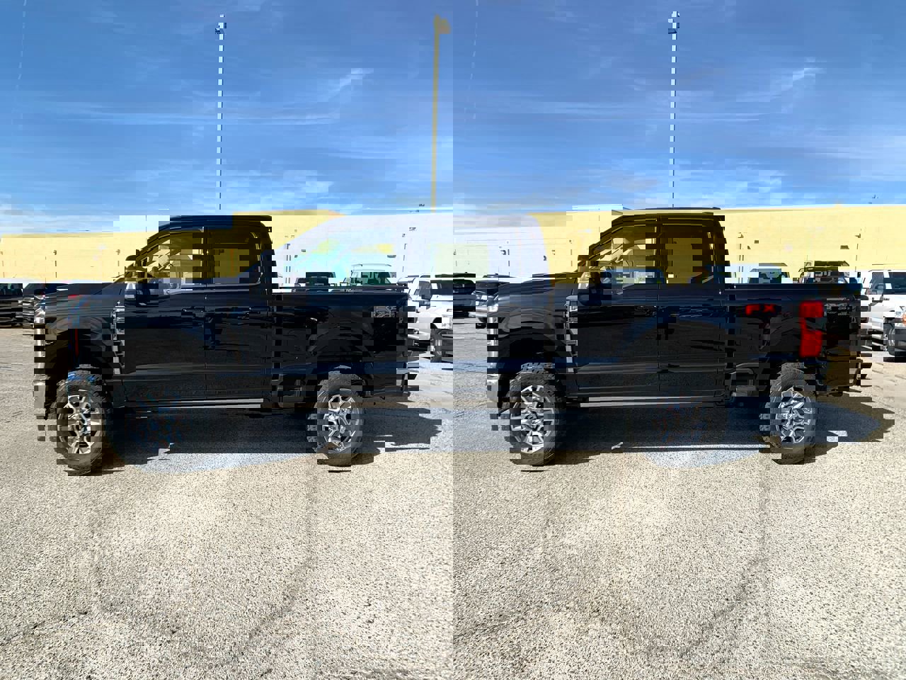 New 2025 Ford F250 Lariat w/ Lariat Ultimate Package image 4