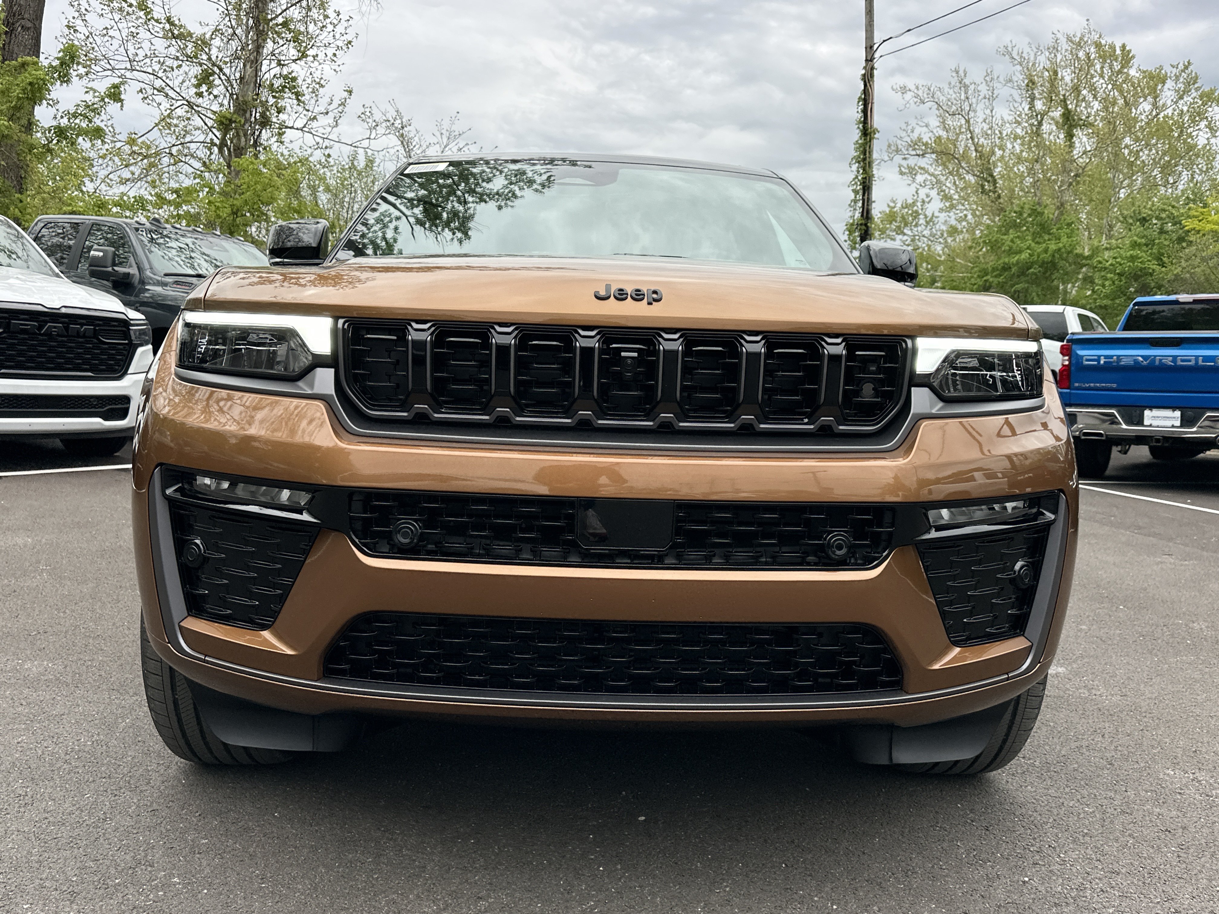 New 2026 Jeep Grand Cherokee Summit w/ Obsidian Package AWD/4WD image 25