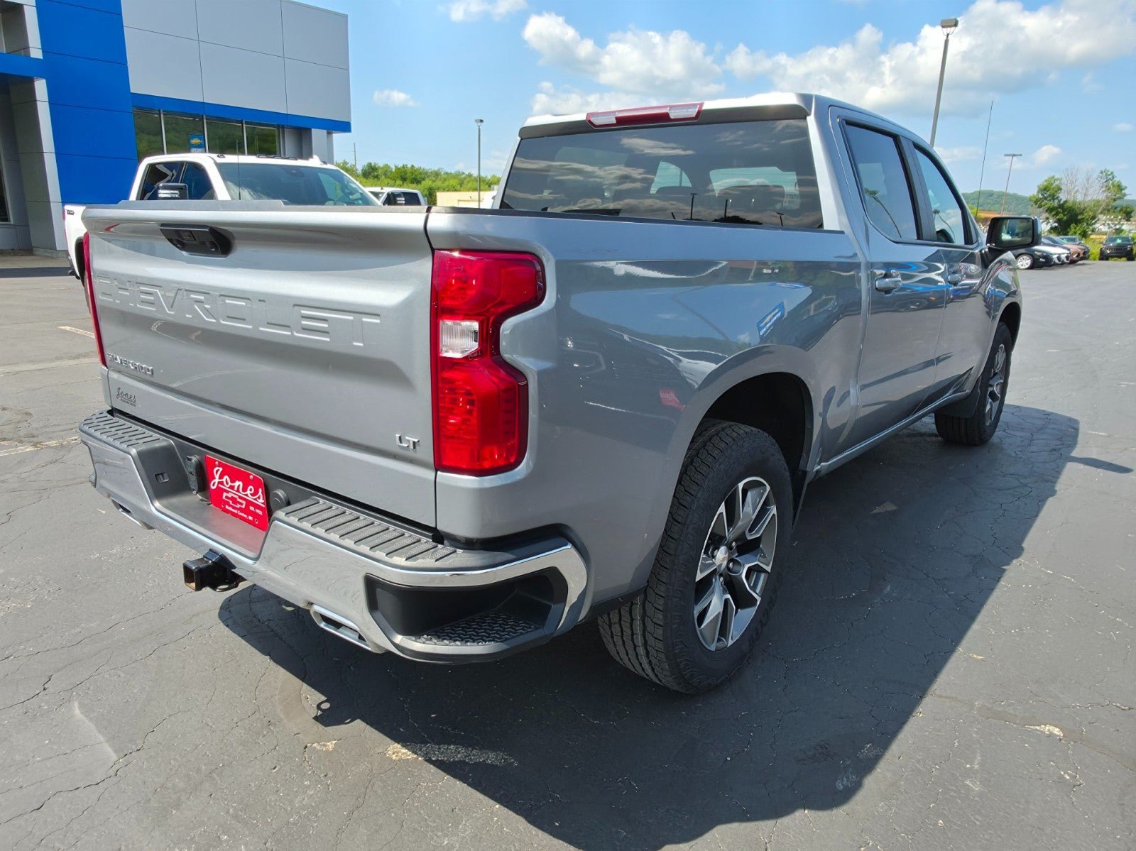 Used 2023 Chevrolet Silverado 1500 LT AWD/4WD image 5