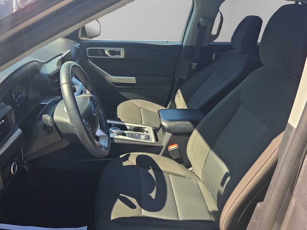 Used 2024 Ford Explorer XLT AWD/4WD image 8