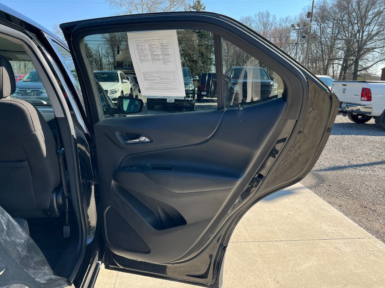 Used 2019 Chevrolet Equinox LT w/ Driver Convenience Package image 6