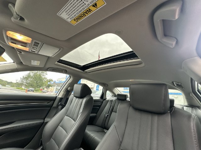 Used 2021 Honda Accord Touring image 19