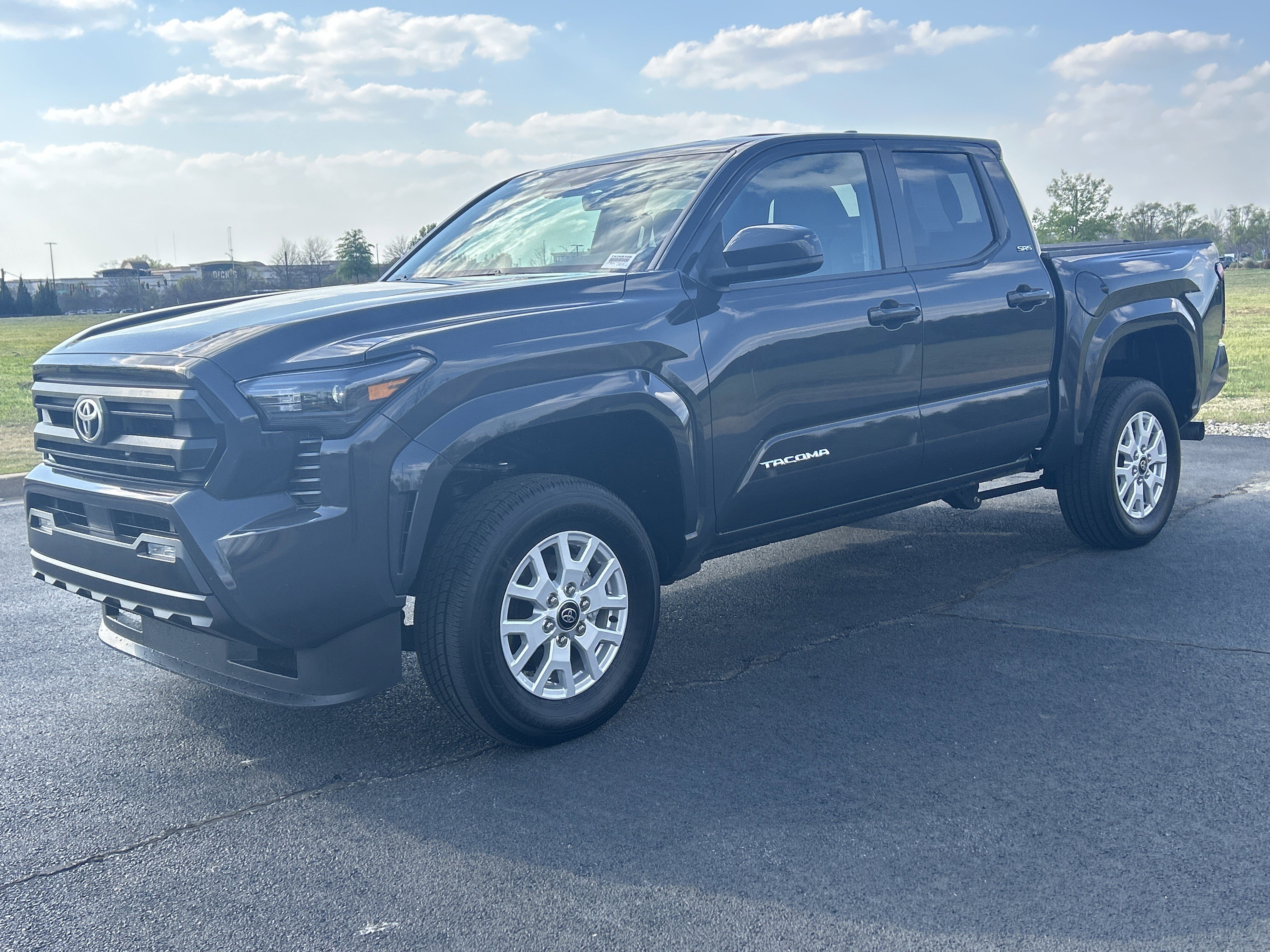 Used 2025 Toyota Tacoma SR5 image 5