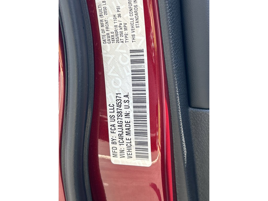 New 2025 Jeep Grand Cherokee L Laredo image 30