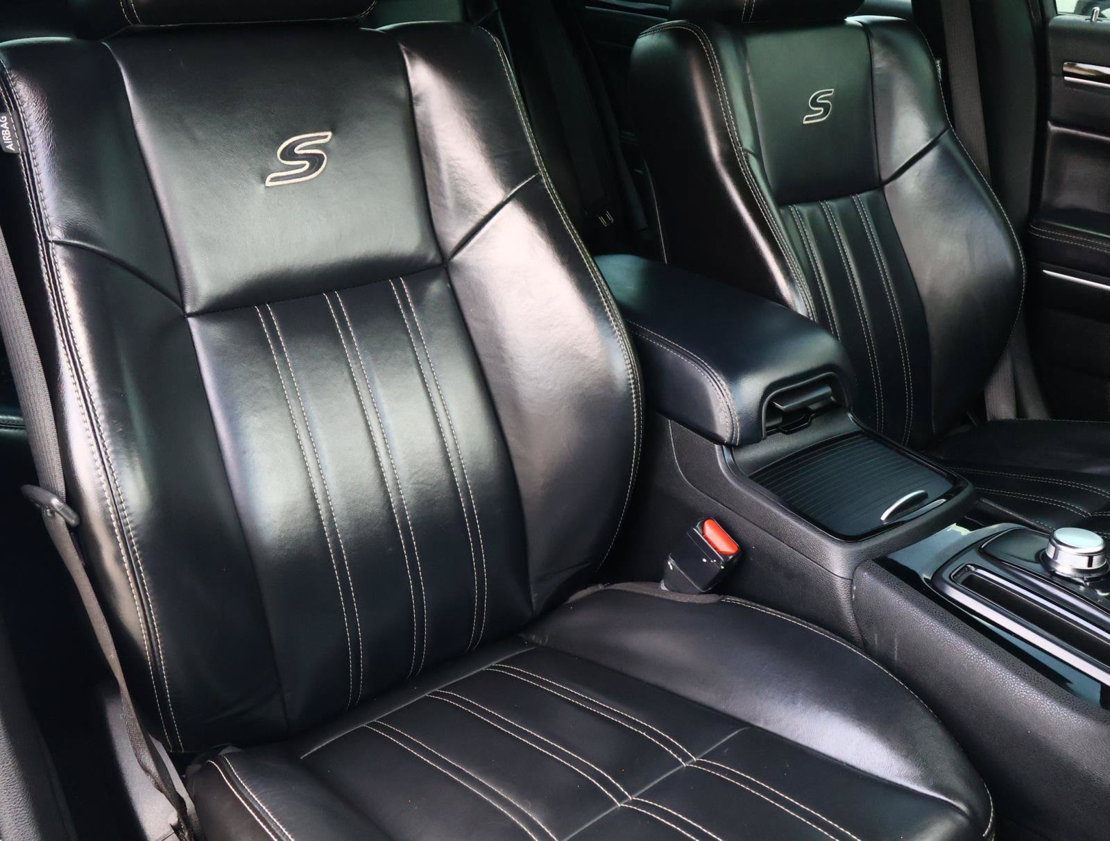 Used 2023 Chrysler 300 S RWD image 17