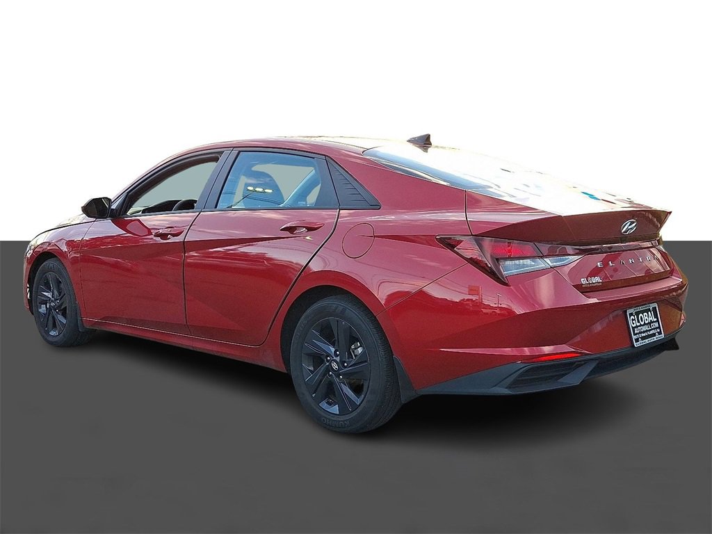 Used 2022 Hyundai Elantra SEL image 5