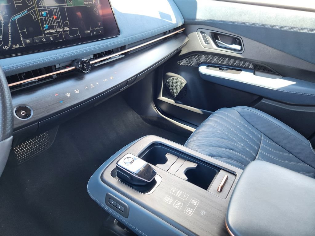 Used 2024 Nissan Ariya AWD image 16