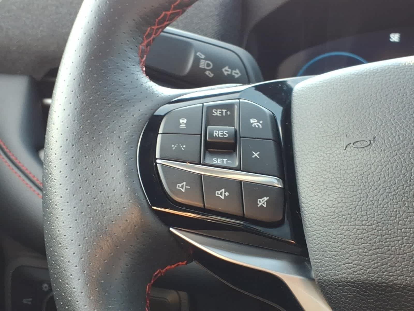Used 2025 Ford Explorer ST-Line w/ ST-Line Street Pack AWD/4WD image 23