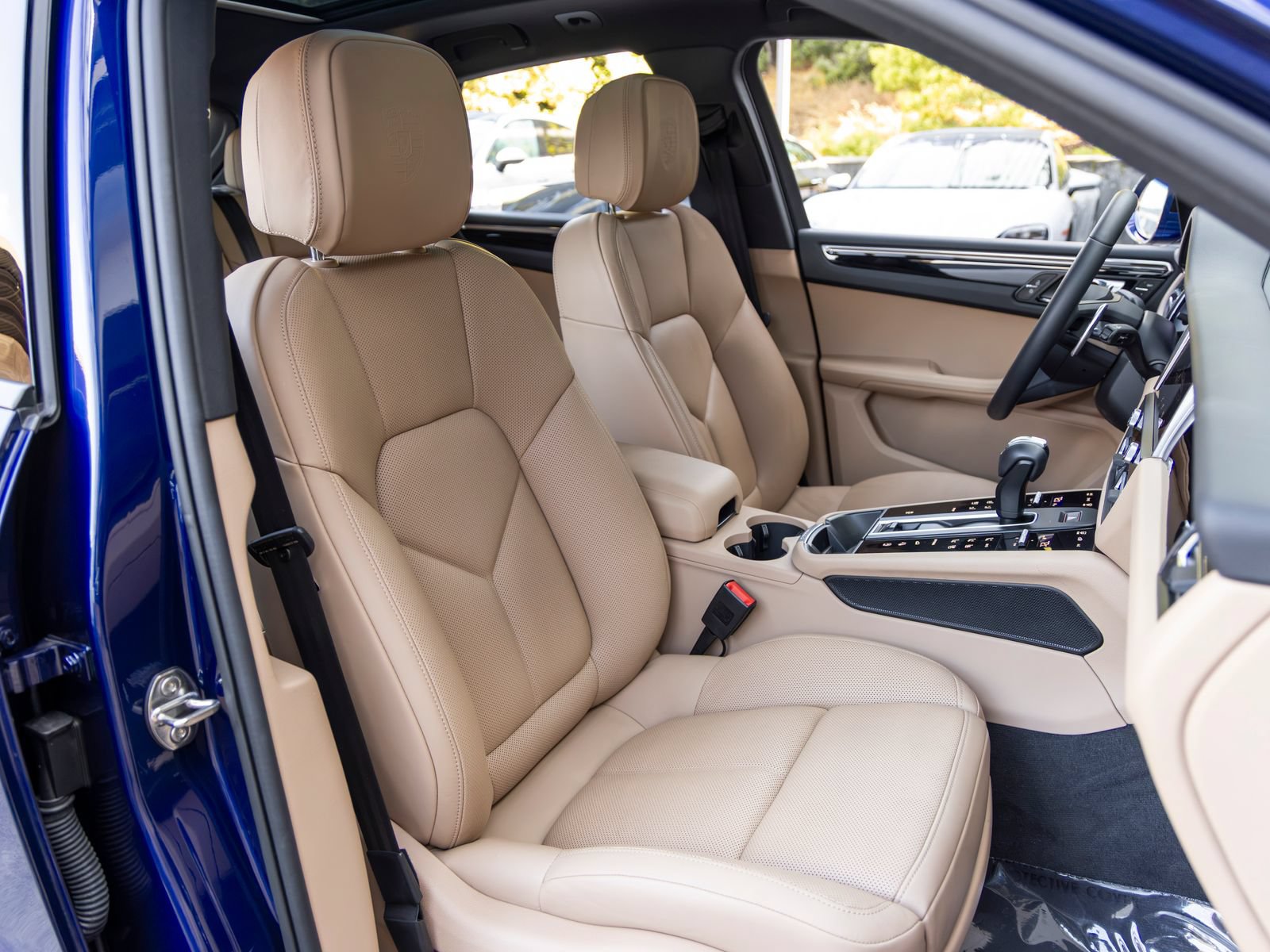 Certified 2026 Porsche Macan AWD/4WD image 67