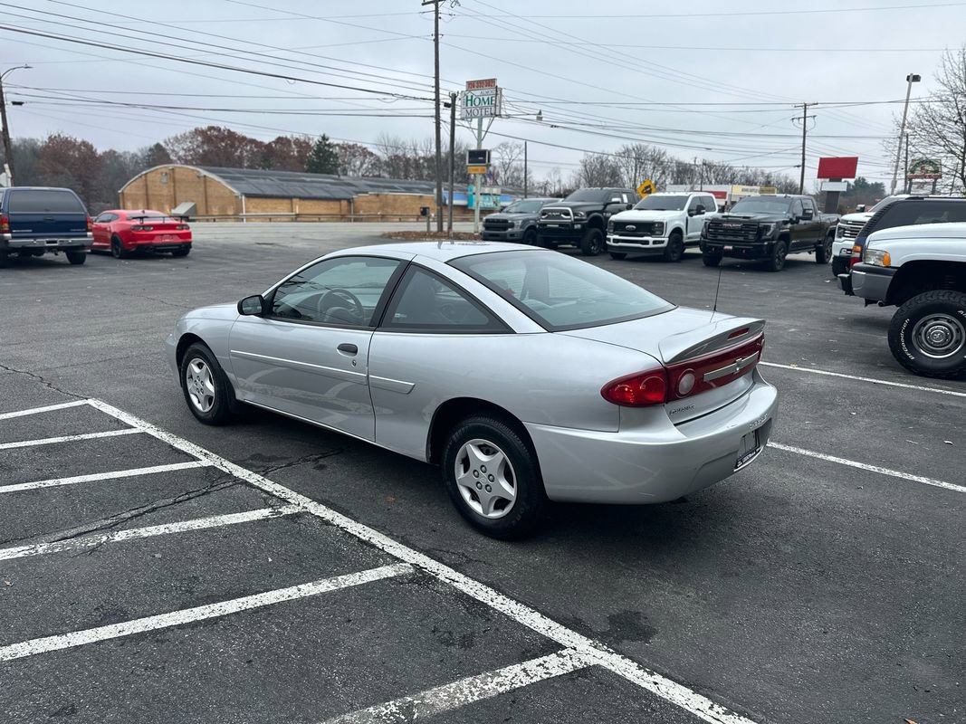 Used 2003 Chevrolet Cavalier Coupe w/ Preferred Equipment Group image 5