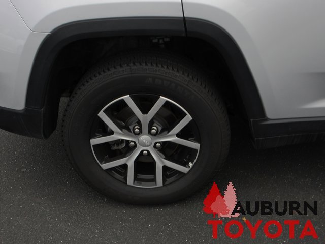 Used 2024 Jeep Grand Cherokee Limited image 4