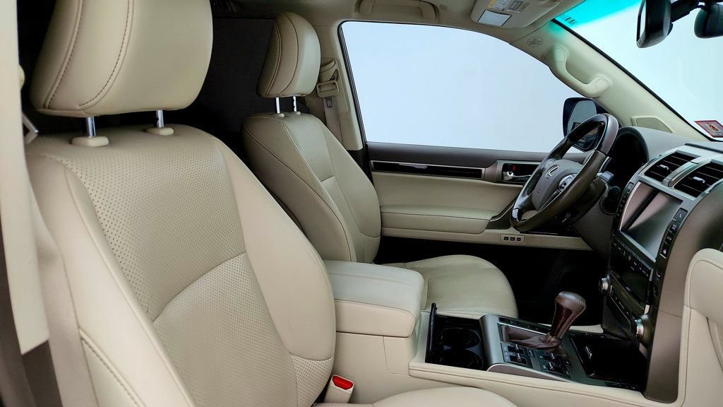 Used 2019 Lexus GX 460 Luxury AWD/4WD image 25